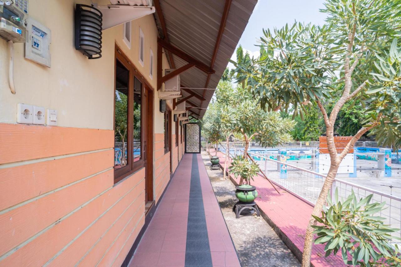 Reddoorz @ Panglima Sudirman Madiun Hotel Exterior foto
