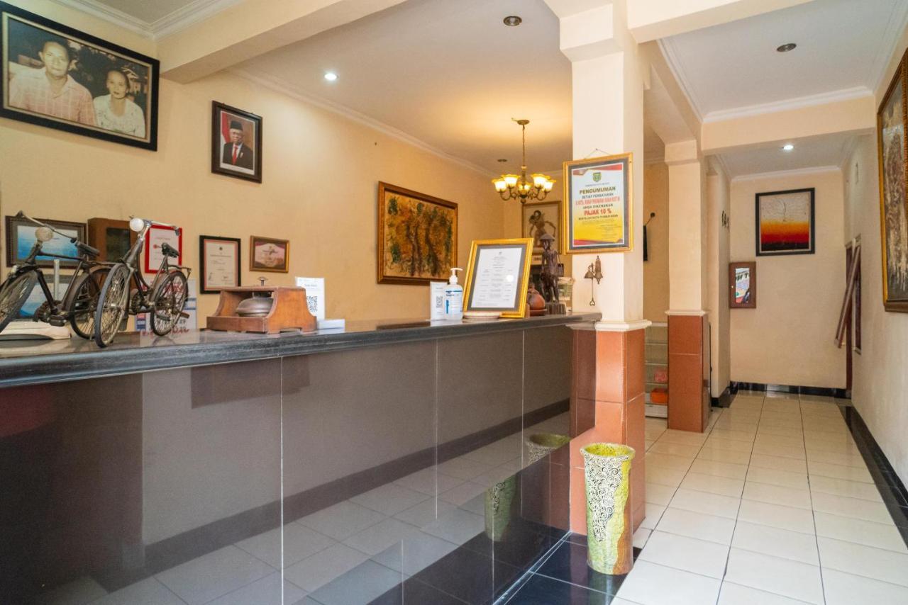 Reddoorz @ Panglima Sudirman Madiun Hotel Exterior foto